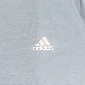 addidas | T Shirt | XL | Light Blue